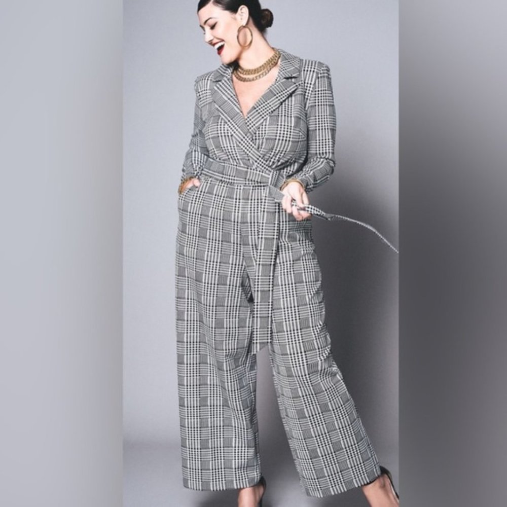 Eloquii Wide Leg Jumpsuit with Lapels.  NWTS